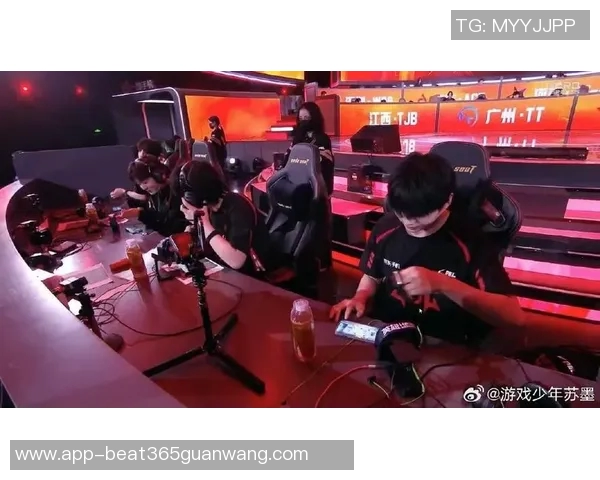 世界杯新闻和平精英最新配合排行榜揭晓JDG战队荣登第四名引发热议 世界杯新闻和平精英最新配合排行榜揭晓JDG战队荣登第四名引发热议